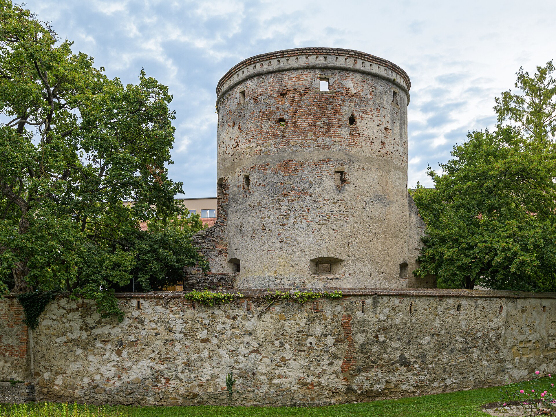 Stadtturm und Stadtmauer von Tulln an der Donau